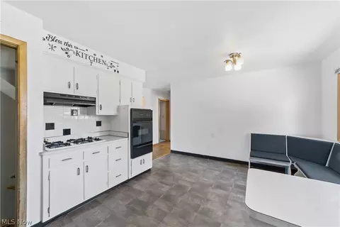 24401 Stephen Ave, Euclid, OH 44123 photo 6
