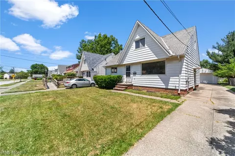 24401 Stephen Ave, Euclid, OH 44123 photo 2