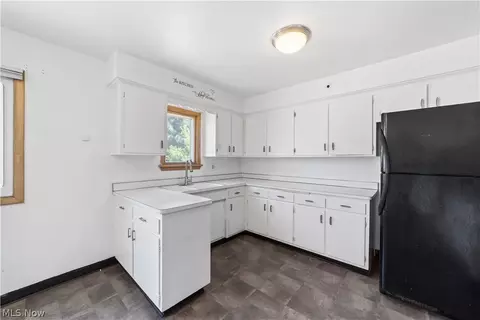 24401 Stephen Ave, Euclid, OH 44123 photo 5