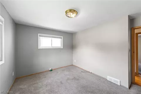 24401 Stephen Ave, Euclid, OH 44123 photo 9