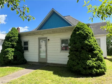 230 N Main St, Killbuck, OH 44637