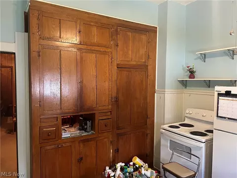 230 N Main St, Killbuck, OH 44637 photo 9