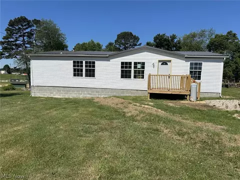 42153 Ash St, Reedsville, OH 45772