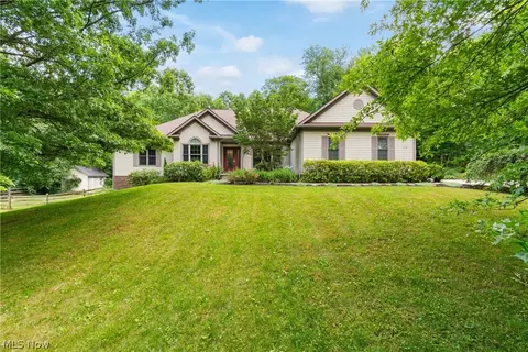 119 Greentree Cir, Aurora, OH 44202
