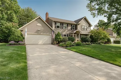 33567 Lisa Ln, Solon, OH 44139 photo 2
