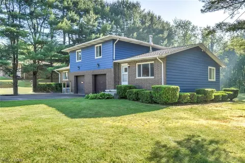 6397-6401 Linbrook Dr, New Franklin, OH 44216