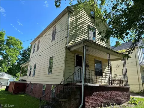 150 Tremble Ave, Campbell, OH 44405