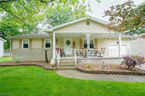 2372 Birch Trace Dr, Youngstown, OH 44515