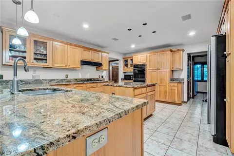 39211 Glenlivet Ct, Solon, OH 44139 photo 7