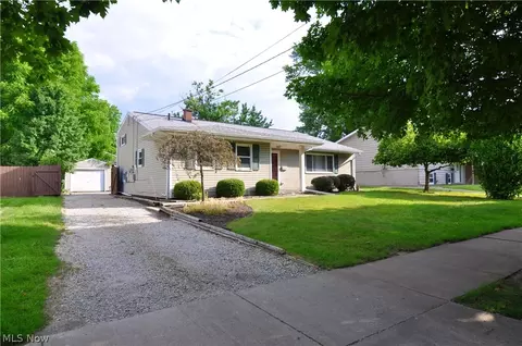 1343 Winhurst Dr, Akron, OH 44313