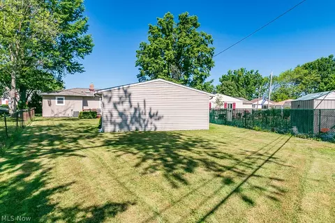 30144 Ridgeview Dr, Wickliffe, OH 44092 photo 35