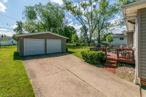 30144 Ridgeview Dr, Wickliffe, OH 44092 photo 38
