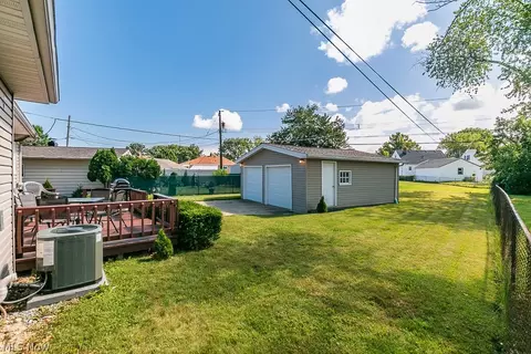 30144 Ridgeview Dr, Wickliffe, OH 44092 photo 36