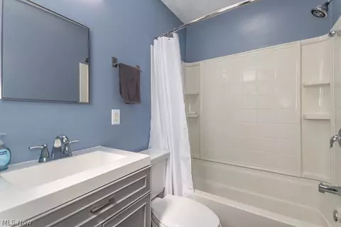 30144 Ridgeview Dr, Wickliffe, OH 44092 photo 23