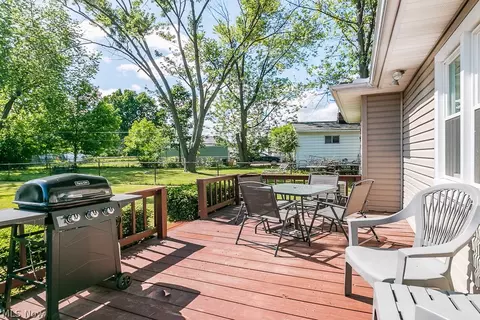 30144 Ridgeview Dr, Wickliffe, OH 44092 photo 3
