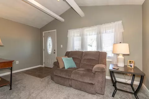 30144 Ridgeview Dr, Wickliffe, OH 44092 photo 8