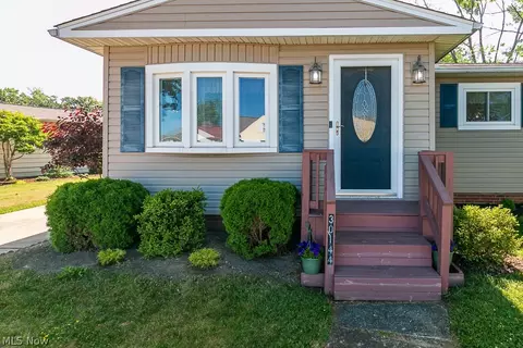 30144 Ridgeview Dr, Wickliffe, OH 44092 photo 39