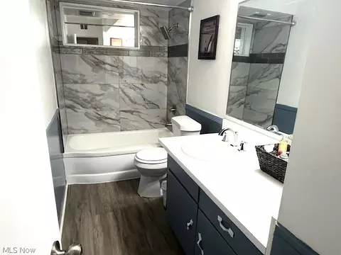 Bath - 720 Hemlock Dr, Euclid, OH 44132 photo 3 of 3
