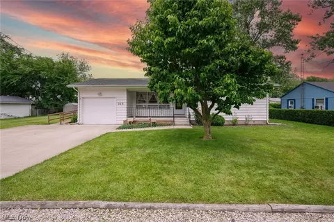 316 Deerwood Rd, Huron, OH 44839