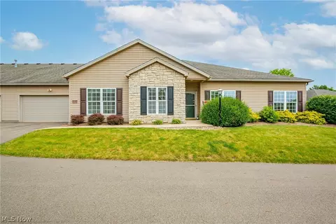 2033 University Commons Dr SE, Massillon, OH 44646