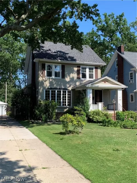 1307 Manor Park Ave, Lakewood, OH 44107
