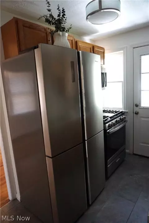 Kitchen - 331 E 250th St, Euclid, OH 44132 photo 2 of 5