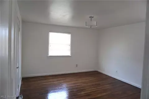 Bedroom - 331 E 250th St, Euclid, OH 44132 photo 2 of 3