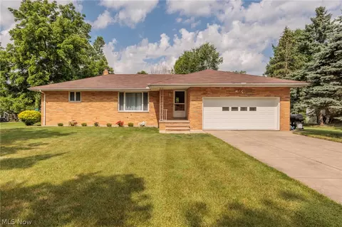 10976 Shaker Dr, North Royalton, OH 44133