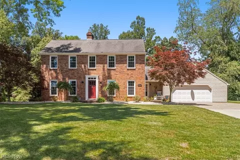 24 Fairview Hts, Parkersburg, WV 26101