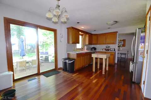 355 Bayberry Dr, Elyria, OH 44035 photo 10