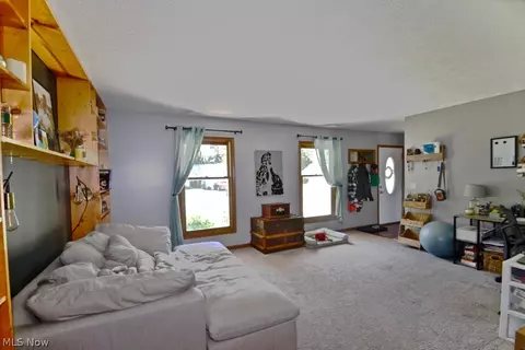 355 Bayberry Dr, Elyria, OH 44035 photo 4