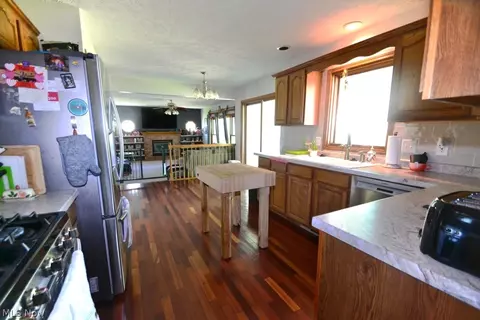 355 Bayberry Dr, Elyria, OH 44035 photo 9