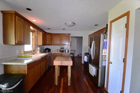 355 Bayberry Dr, Elyria, OH 44035 photo 13