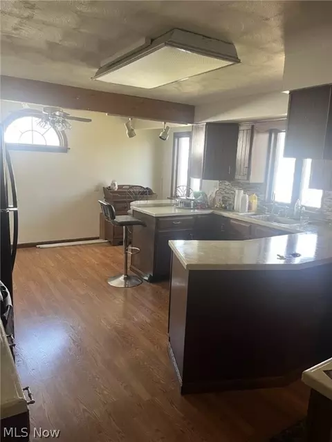 565 E 46th St, Lorain, OH 44052 photo 2