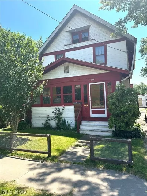 1248 W Waterloo Rd, Akron, OH 44314