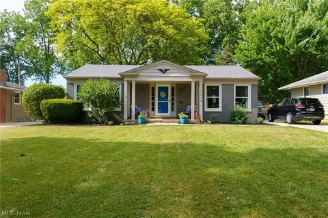 23914 Ambour Dr, North Olmsted, OH 44070