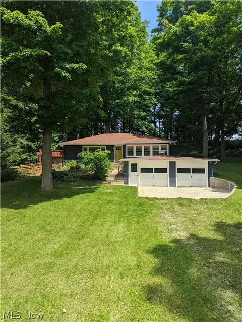 9045 State Route 305, Garrettsville, OH 44231