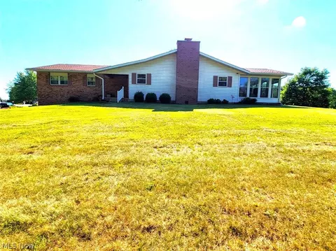 135 Dolly Dr, Cambridge, OH 43725