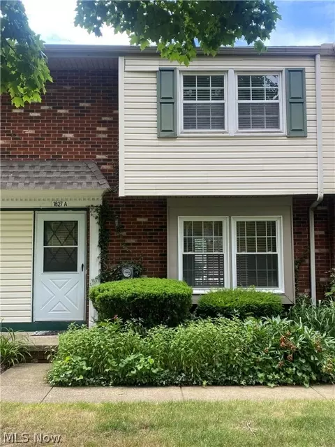 1827 Higby Dr, Stow, OH 44224