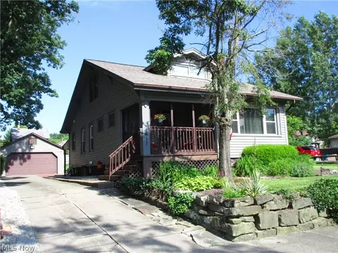 611 Lafayette Ave, Niles, OH 44446