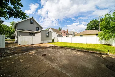 Exterior - 1821 E 47th St, Ashtabula, OH 44004 photo 6 of 9