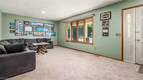 Living - 1384 Thomas Dr, Dresden, OH 43821 photo 2 of 3