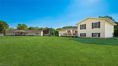 Exterior - 1384 Thomas Dr, Dresden, OH 43821 photo 5 of 8