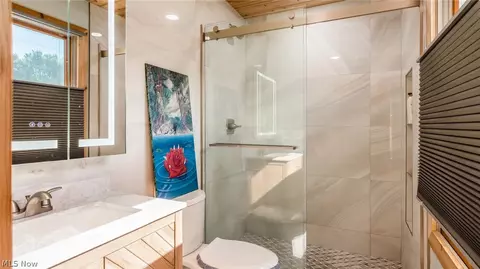 Bath - 1384 Thomas Dr, Dresden, OH 43821 photo 1 of 2