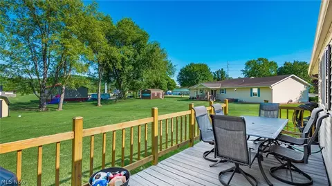 Exterior - 1384 Thomas Dr, Dresden, OH 43821 photo 7 of 8