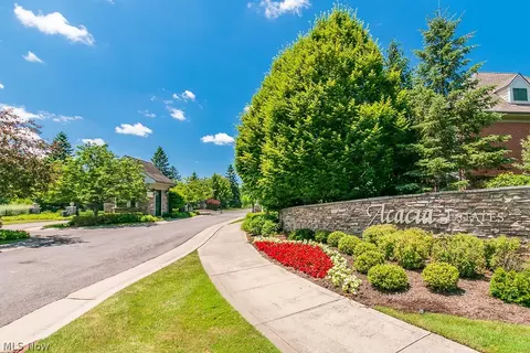 500 Eagle Point Dr, Lyndhurst, OH 44124 photo 46