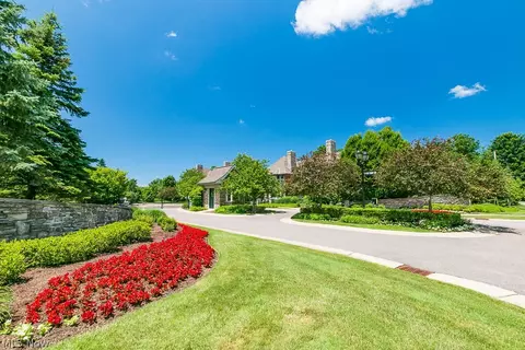 500 Eagle Point Dr, Lyndhurst, OH 44124 photo 47
