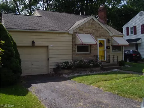 2706 Hawthorne Rd, Cuyahoga Falls, OH 44221