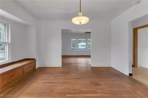 Living - 21 Baker St, Berea, OH 44017 photo 7 of 9