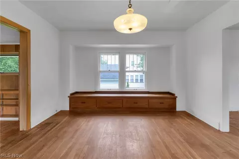 Living - 21 Baker St, Berea, OH 44017 photo 6 of 9